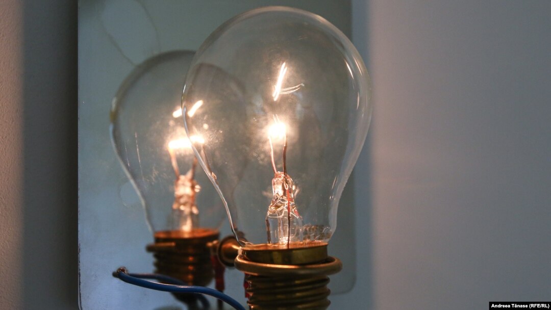 Energia electrică s-a scumpit în ultimele luni iar tendința este una ascendentă.