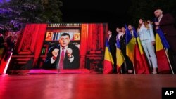 Corce Simion mayın 4-də səsvermə məntəqələri bağlandıqdan sonra videobağlantı vasitəsilə tərəfdarlarına müraciət edir