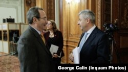 Valer Dorneanu, președintele Curții Constituționale, și Florin Iordache (PSD), cel care a condus comisia care a operat contestatele modificări la legile justiției.