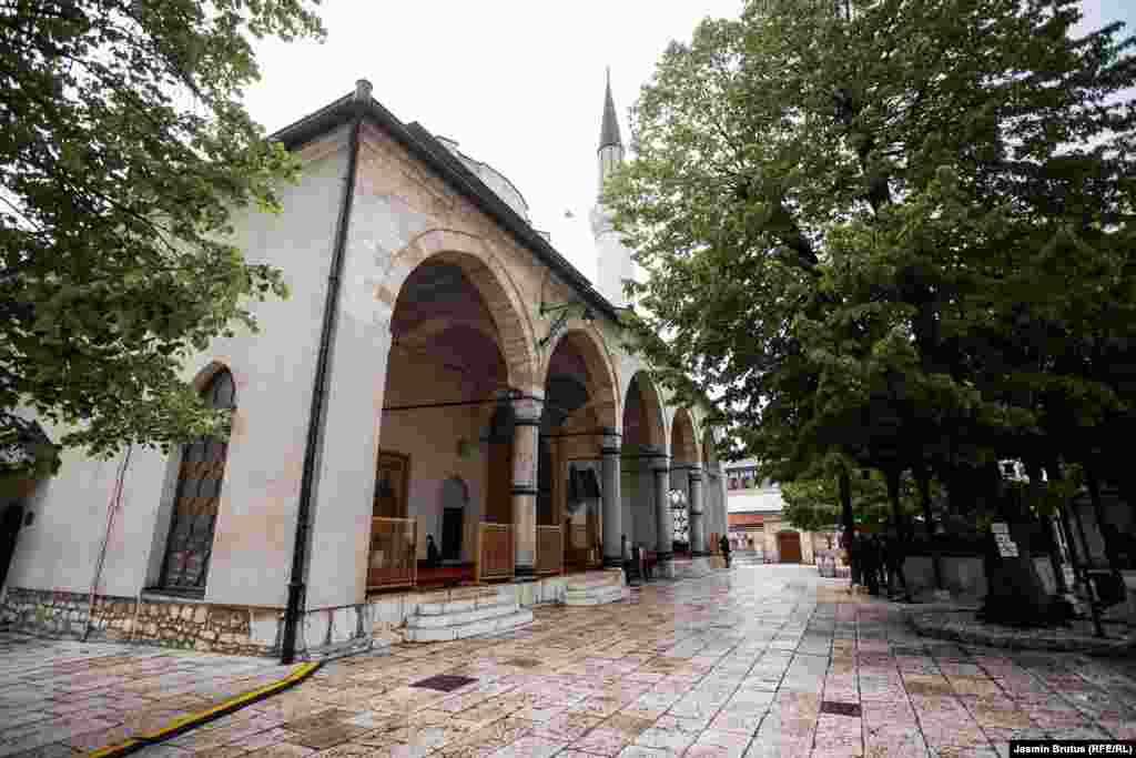 Dvorište Begove džamije u Sarajevu.