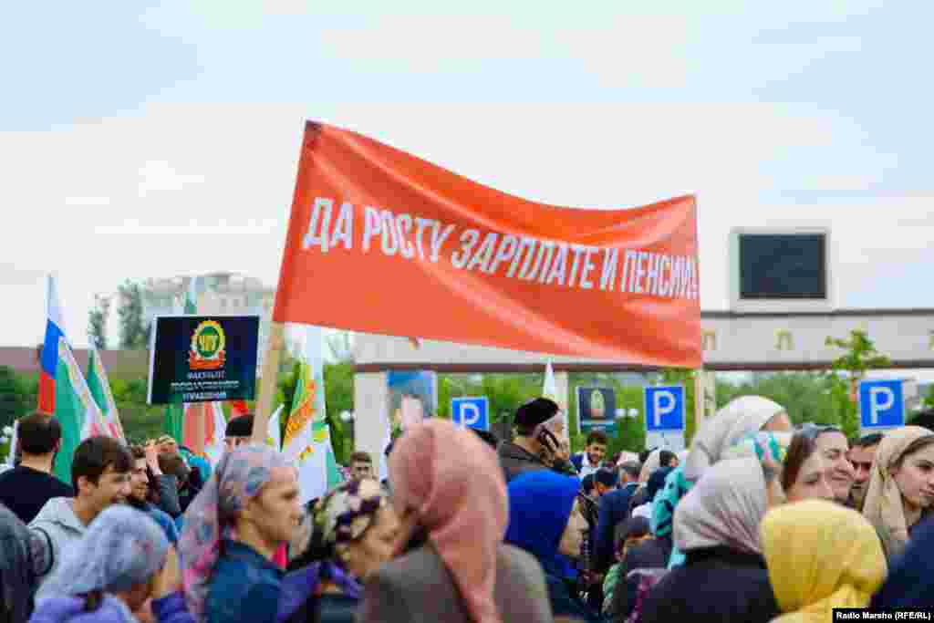 &quot;Алапаш а, пенсеш а хьаладаха!&quot;