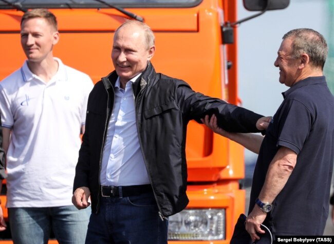Владимир Путин и Аркадий Ротенберг на открытии Керченского моста, май, 2018 года