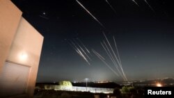 „ეს არის სამართალი მოკლულთათვის და მძევლებისთვის. ისრაელის გრძელი ხელი ყველა თავის მტერს მიწვდება“ - განაცხადა ისრაელის თავდაცვის მინისტრმა.