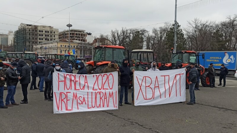 Agricultorul care a tras brazda în Parcul Catedralei: „Vrem să fim auziți de guvernarea Șor – PSRM”