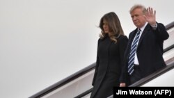 Президент США Дональд Трамп з дружиною Меланією прибули до Пекіна, Китай, 8 листопада 2017 року
