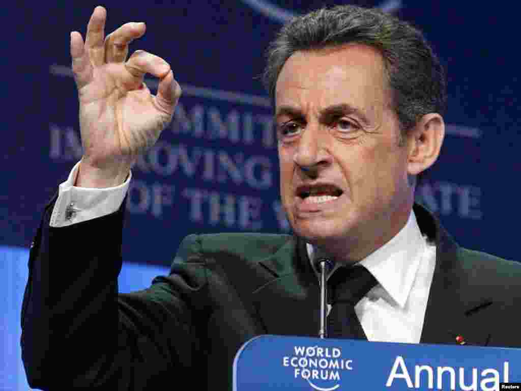 Davosda D&uuml;nya İqtisadi Forumunda &ccedil;ıxış edən fransa prezidenti Sarkozy, 27 yanvar 2011