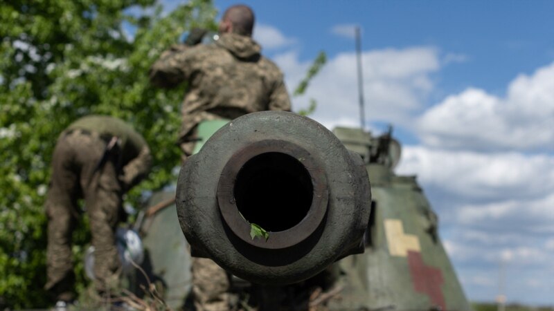 د اوکراین په یوه اشغال شوې سیمه کې نږدې ۵۰۰۰ روسي سرتېري محاصره شوي