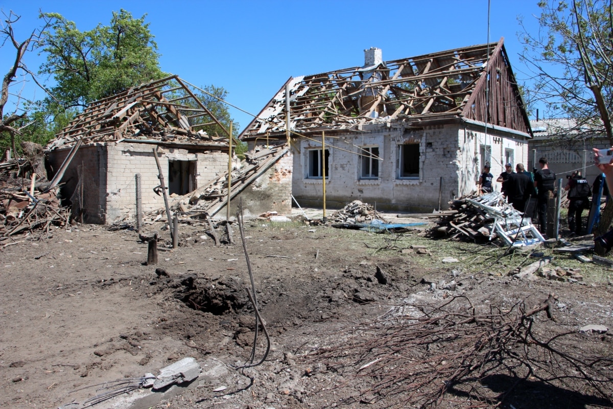 Селище Комишуваха на Запоріжжі після обстрілів російськими військовими, 11 травня 2022 року