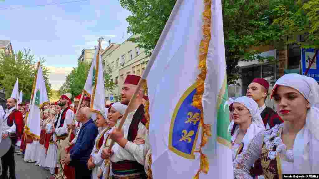 Ovaj praznik je neradni dan u sandžačkim opštinama,&nbsp;a na zgradama i u prostorijama lokalnih organa, uz državne simbole, ističu se i simboli bošnjačke nacionalne zajednice.