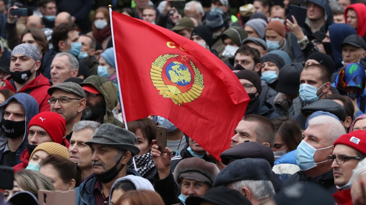 Полицията блокира офис на руските комунисти часове преди те да оспорят ...