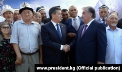 Президенты Кыргызстана и Таджикистана в приграничной зоне.