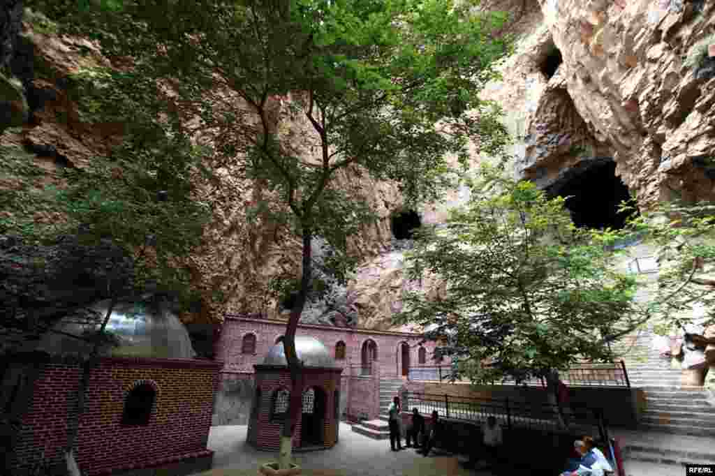 Naxçıvanda sirli "Əshabu-Kəhf" mağarası #23