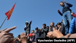 Ղրղըզստան - Նախագահի պաշտոնանկության պահանջով բողոքի ցույց Բիշքեկում, 7-ը հոկտեմբերի, 2020.