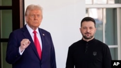 АКШнын лидери Дональд Трамп жана Украинанын президенти Владимир Зеленский 