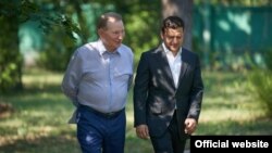 28 липня в Офісі президента повідомили, що другий президент України Леонід Кучма, який був представником України в ТКГ, вирішив залишити роботу в групі