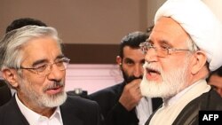 میرحسین موسوی، زهرا رهنورد و مهدی کروبی، معترضانی‌اند که از ۲۹ بهمن ماه ۱۳۸۹ در حصر خانگی به سر می‌برند