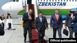 Премьер-министры Узбекистана и Кыргызстана Абдулла Арипов и Акылбек Жапаров.
