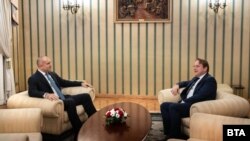 Средбата на бугарскиот претседател Румен Радев и еврокомесарот за проширување Оливер Вархеји во Софија