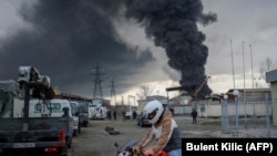 Дым в порту Одессы после российского удара, апрель 2022 года (Архивное фото)