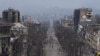 Blocuri distruse de bombardamentele ruseși la Mariupol, 3 aprilie 2022