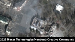 Супутниковий знімок зруйнованого Маріупольського театру. MAXAR - MARIUPOL 29 березня 2022 року