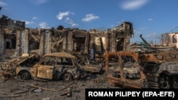 نمایی از ویرانی‌های برجای مانده از حملات ارتش روسیه به شهر تروستیانتز در منطقه سومی اوکراین
