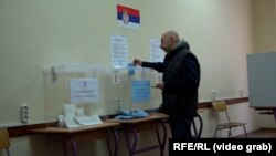 Glasačko mesto u Beogradu sa prethodnih izbora u aprilu 2022. kada su održani predsednički, vanredni parlamentarni i lokalni izbori u 14 opština, uključujući Beograd
