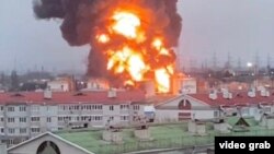 Украина нападна магацин за гориво во Русија