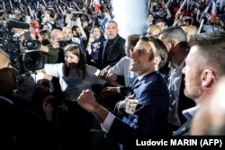 Presidenti i Francës, Emmanuel Macron gjatë tubimit të parë zgjedhor në Paris më 2 prill 2022.