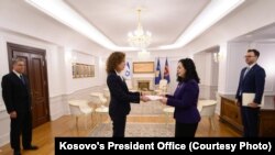 Presidentja e Kosovës, Vjosa Osmani pranon kredencialet e Ambasadores së Izraelit në Kosovë, Tamar Ziv