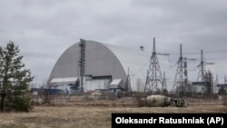 Konstrukcija koja pokriva eksplodirani reaktor nuklearne elektrane Černobil, Ukrajina, 5. april 2022.