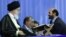 سعید طوسی، فرد متهم به کودک‌آزاری (نفر سمت راست) در دیدار رهبر جمهوری اسلامی با قاریان قرآن