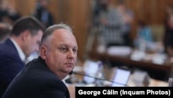 Procurorii spun că secretarul de stat Flavius Nedelcea a jonglat cu posturile din subordine în interes de partid.