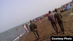 نیروی انتظامی هر تابستان طرحی با عنوان «امنیت دریا» برای مقابله با «بدحجابی» اجرا می‌کند