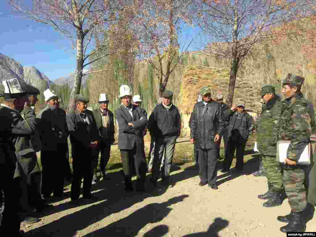 В сентябре 2012 года узбекские пограничники задержали лесничего Беш-Аральского заповедника в Чаткальской области Жалал-Абада.