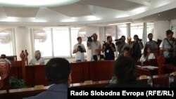 Седница на Уставен суд на која се расправа за уставноста на референдумот.