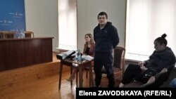 Ахра Авидзба на процессе, 2 апреля