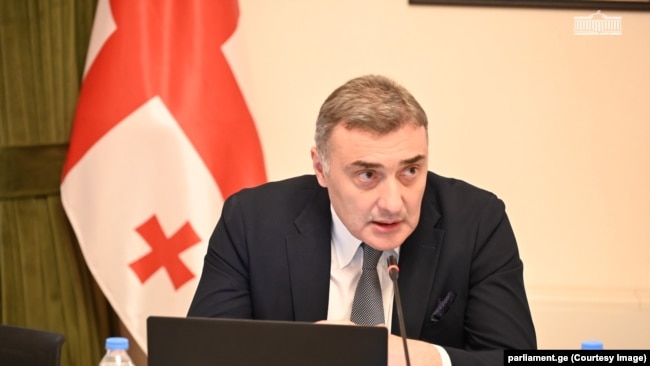 შოთა ბერეკაშვილი, „ქართული ოცნების“ დეპუტატი. იყო ფასების შემსწავლელი საპარლამენტო კომისიის თავმჯდომარე.