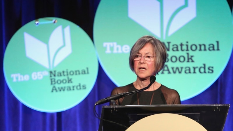 Louise Gluck fiton Çmimin Nobel për Letërsi