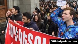 University students in Yerevan protest on November 9 against government plans to largely abolish military draft deferments.