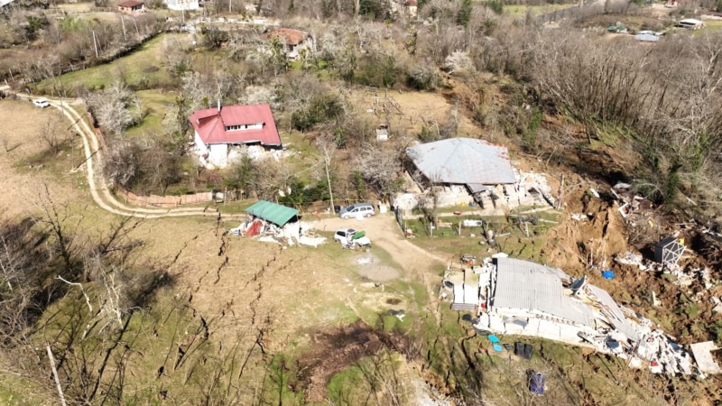 კურსების სტიქია - „რაც ვიშრომეთ, რაც ვაკეთეთ, აღარაფერი დარჩა“
