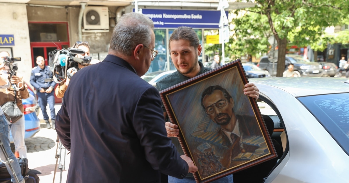 Представители на областната администрация в София изгониха ДПС на Ахмед