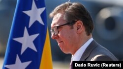 Vučić pored zastave BiH u Sarajevu, mart 2021.