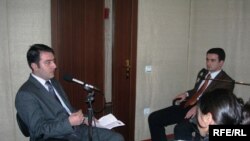 «14-24»ün qonaqları - Azər Bayramov (solda) və Şəmsi Axundov, 5 dekabr 2006