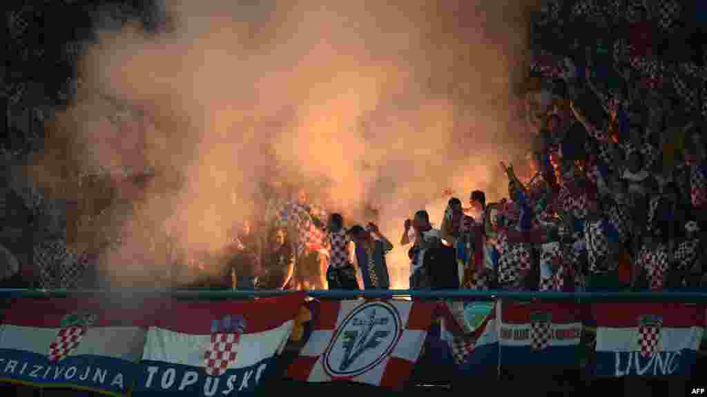 Poljska - Hrvatski naviječi na stadionu u Poznanu, 10. juni 2012. Foto: AFP / Daniel Mihailescu 