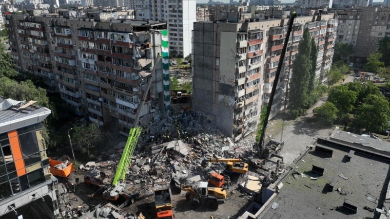 Зеленський: сили РФ влучили по будинку в Києві ракетою Х-101, яка містить західні компоненти