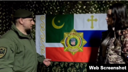 Апти Алаудинов с новым флагом "Ахмата"