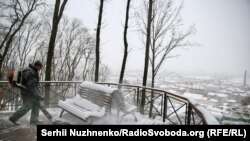 За даними метеорологів, висота снігового покриву з 11 по 20 лютого склала 25 см, що вище за кліматичну норму на 14 см