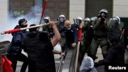 Демонстранти се судрија со полицијата на протестот поради железничката несреќа. 5 март, 2023