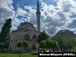 Pored Ferhat-pašine džamije u Banjaluci, koja je obnovljena prije 10 godina, u narednih 18 mjeseci trebalo bi da se vidi i novi toranj obnovljene Sahat-kule.